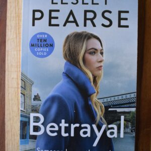 Lesley Pearse - Betrayal