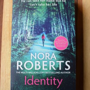 Nora Roberts - Identity