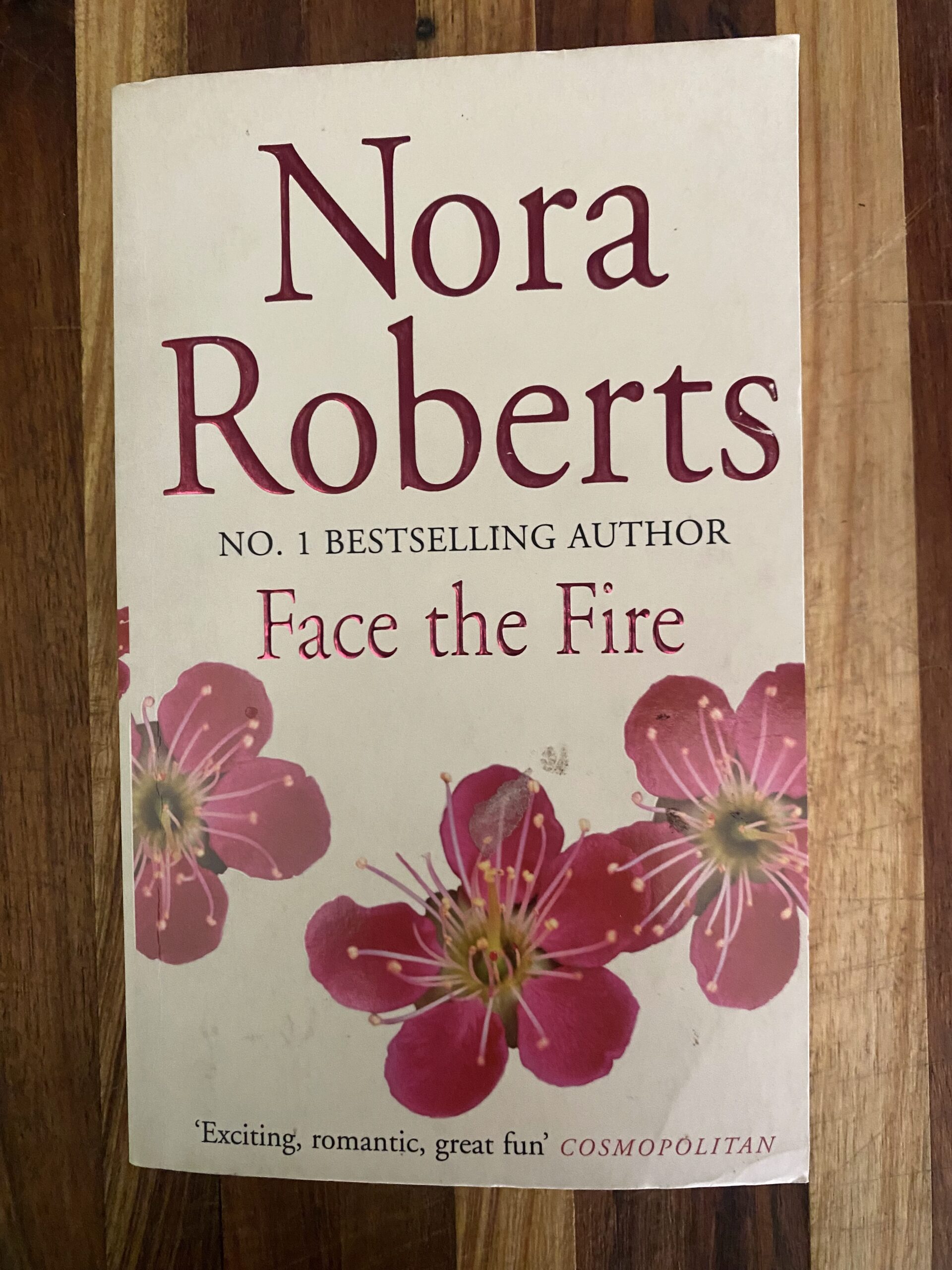 Nora Roberts - Face the Fire